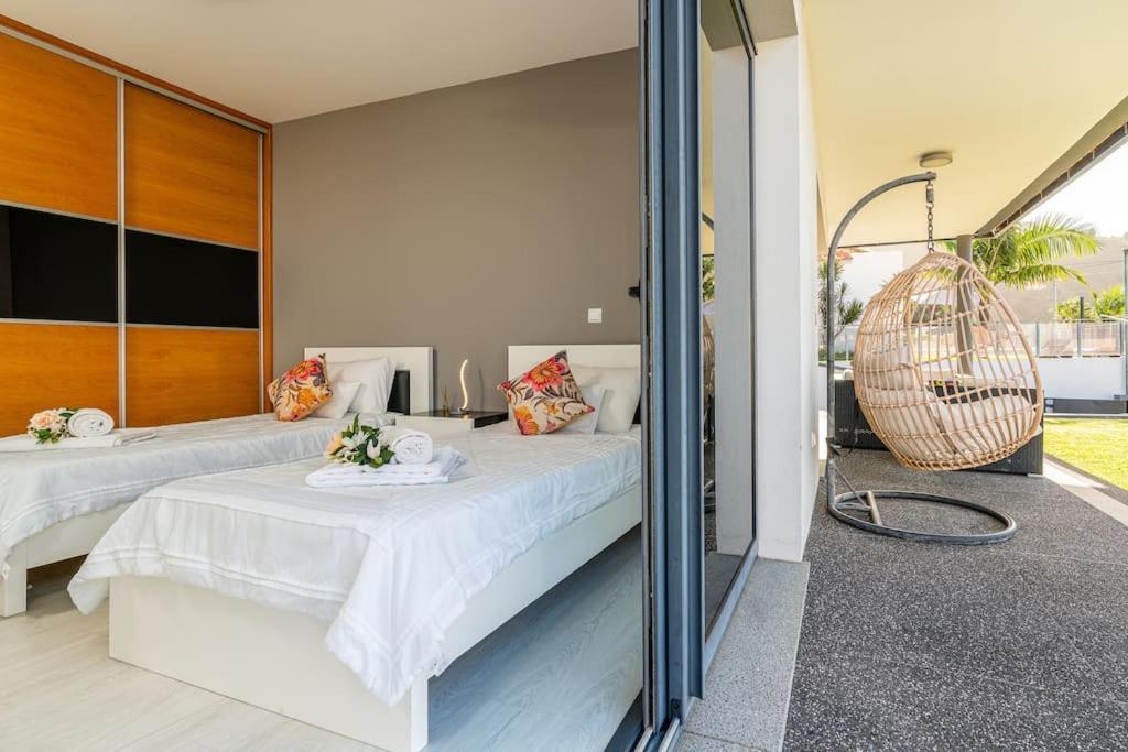 Villa Casa Mia, A Dream Spot With Heated Pool à Arco da Calheta  Extérieur photo